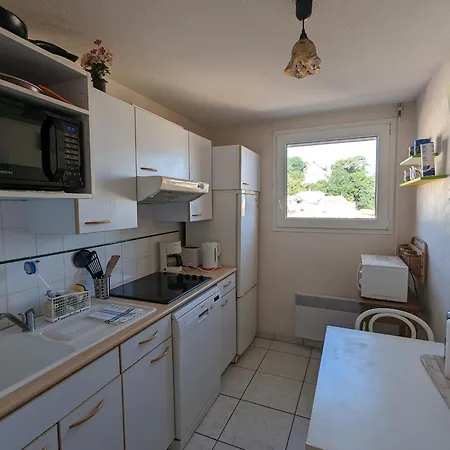 Apartament Centre - Grand T3 Calme, Lumineux Avec Terrasse Et Parking, Proche Plages Et Commerces - Fr-1-420-8